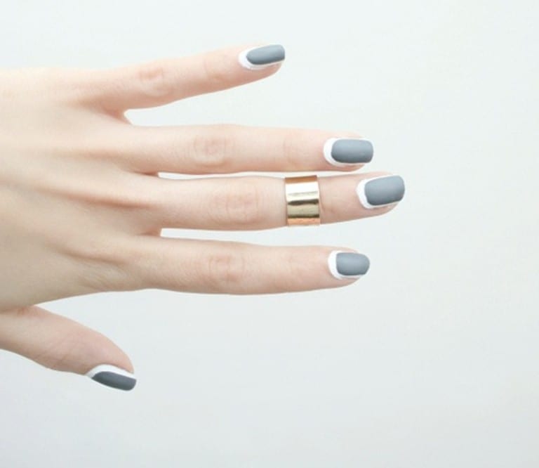 reverse manicure grigio