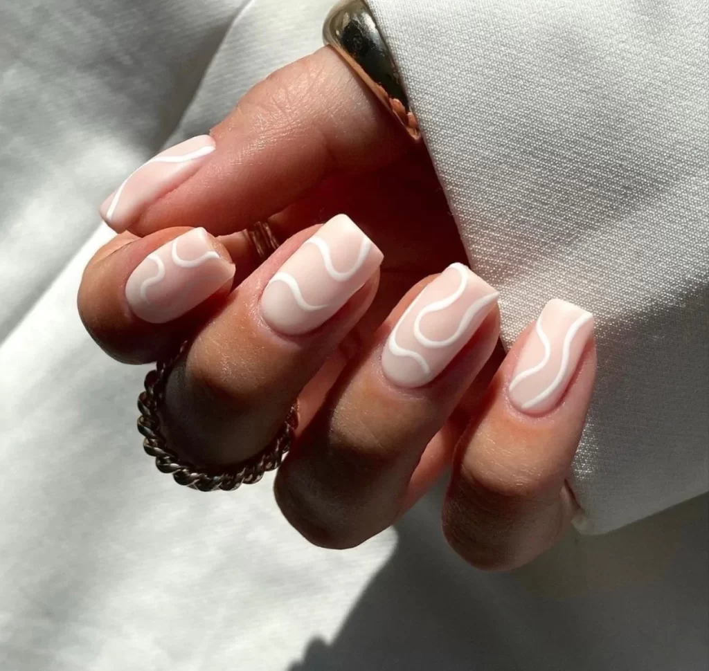 milky nails con nail art