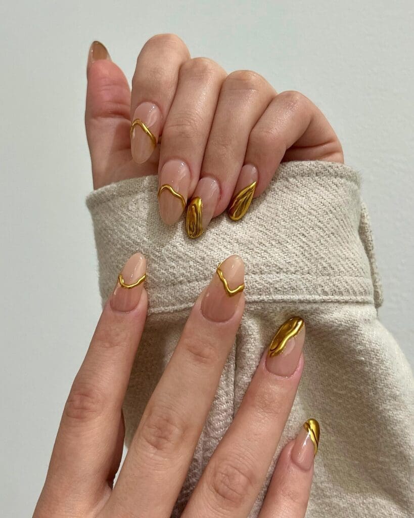 gold accent nails
