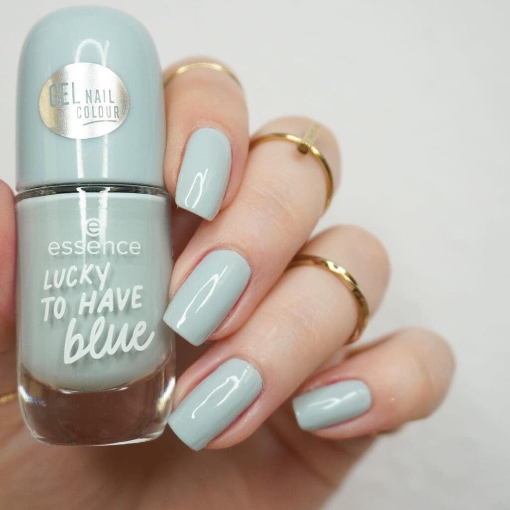 Essence smalto Lucky to Have Blue