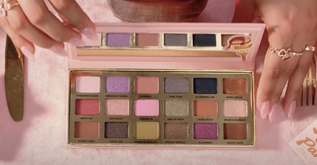 palette Too Faced Maple Syrup Pancakes