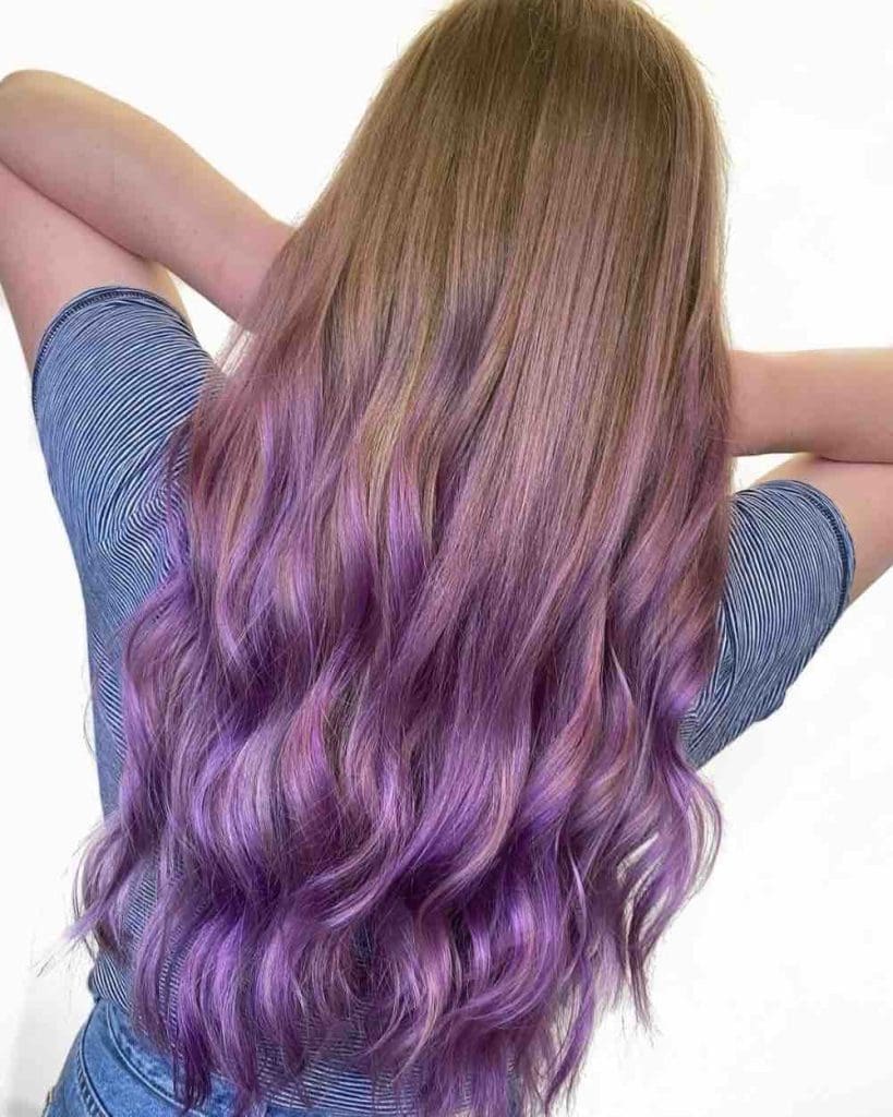capelli lunghi viola
