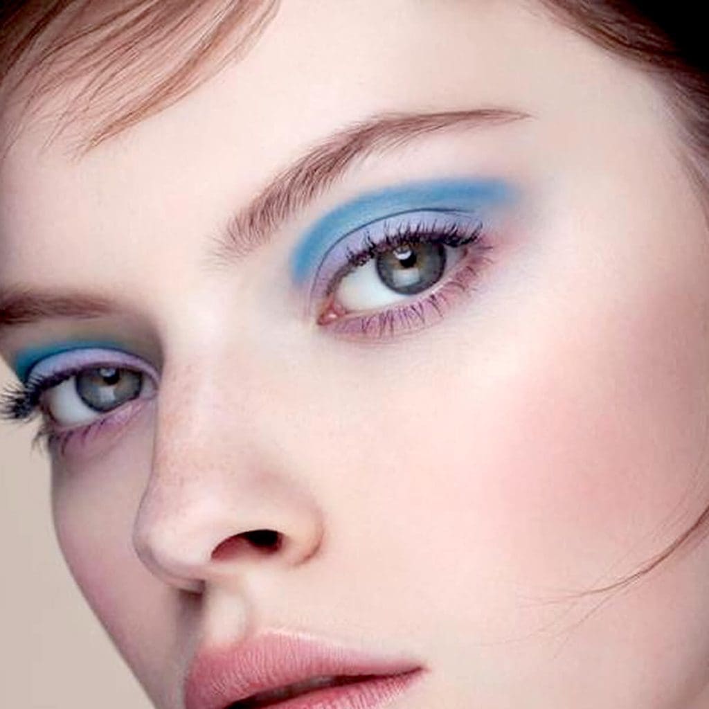 blue eyeshadow aesthetic
