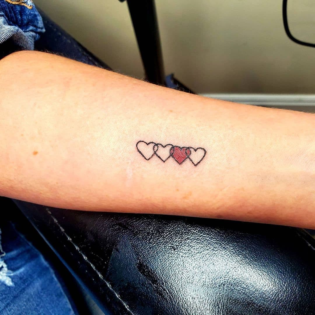 tatuaggio cuore famiglia