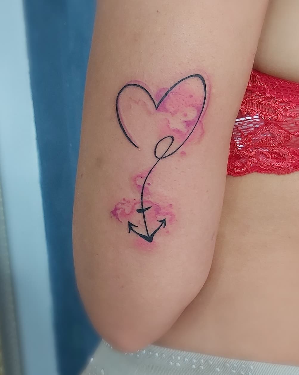 Tatuaggio cuore con ancora
