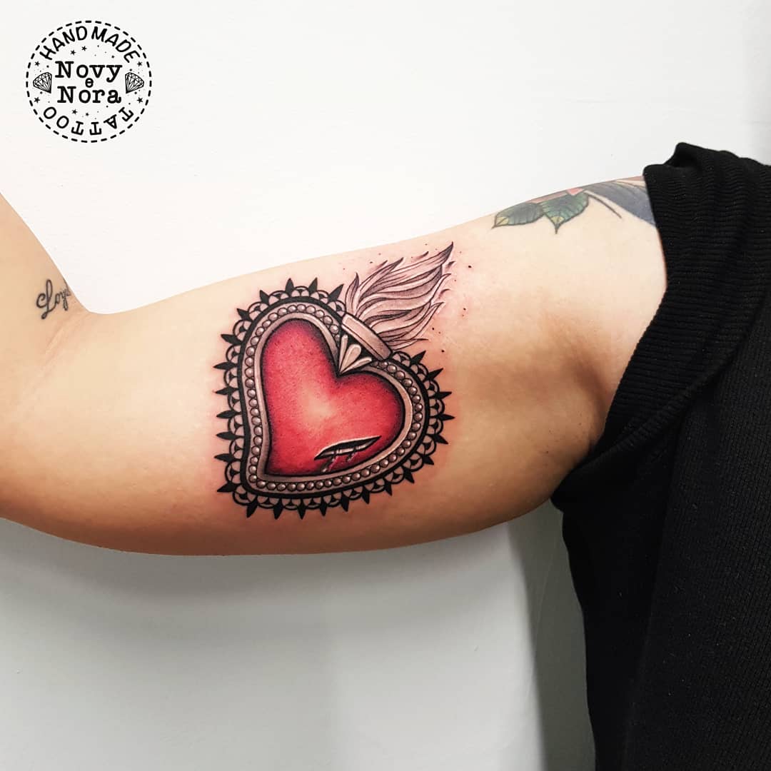 Tatuaggio cuore sacro