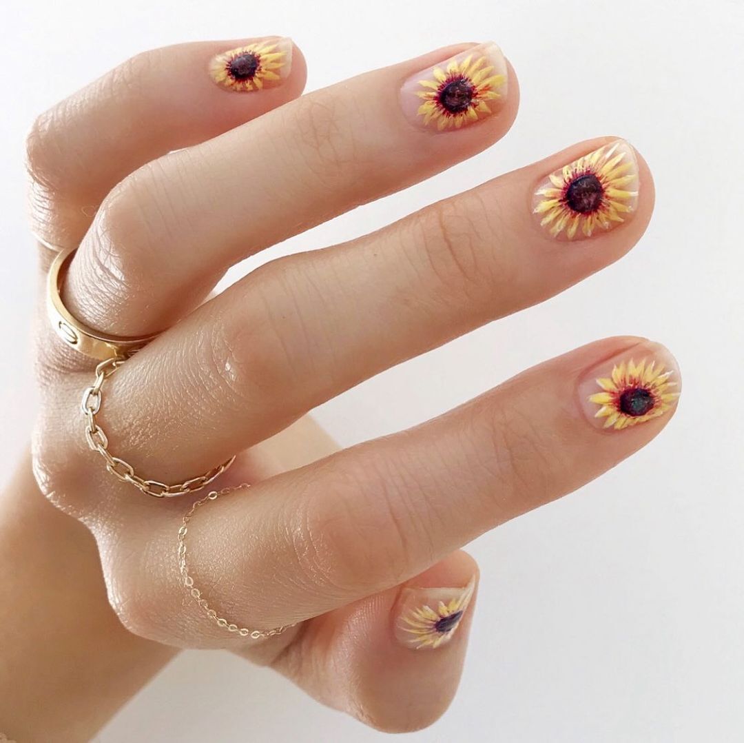 Unghie nail art girasole