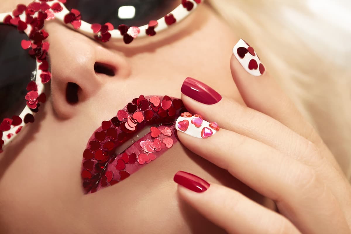 Unghie San Valentino 2024: Nail Art Facili e Idee Romantiche