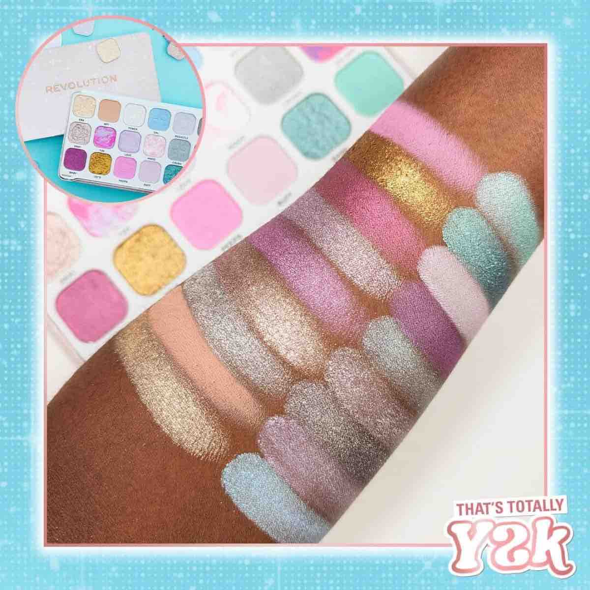 Swatches Makeup Revolution Y2k Baby Forever Flawless Eyeshadow Palette Dreamer