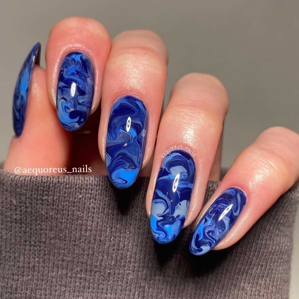 unghie marmo blu