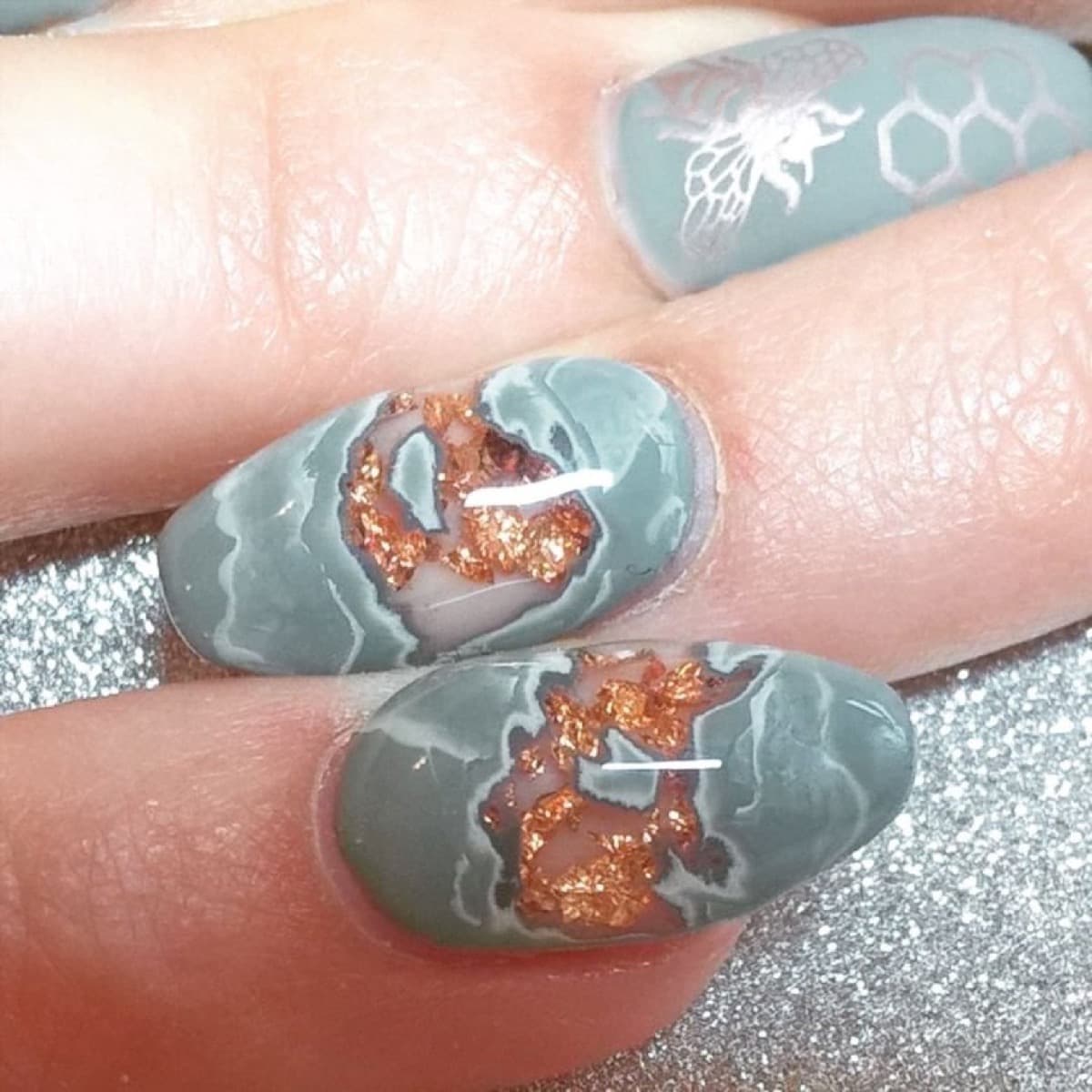 Marble manicure
