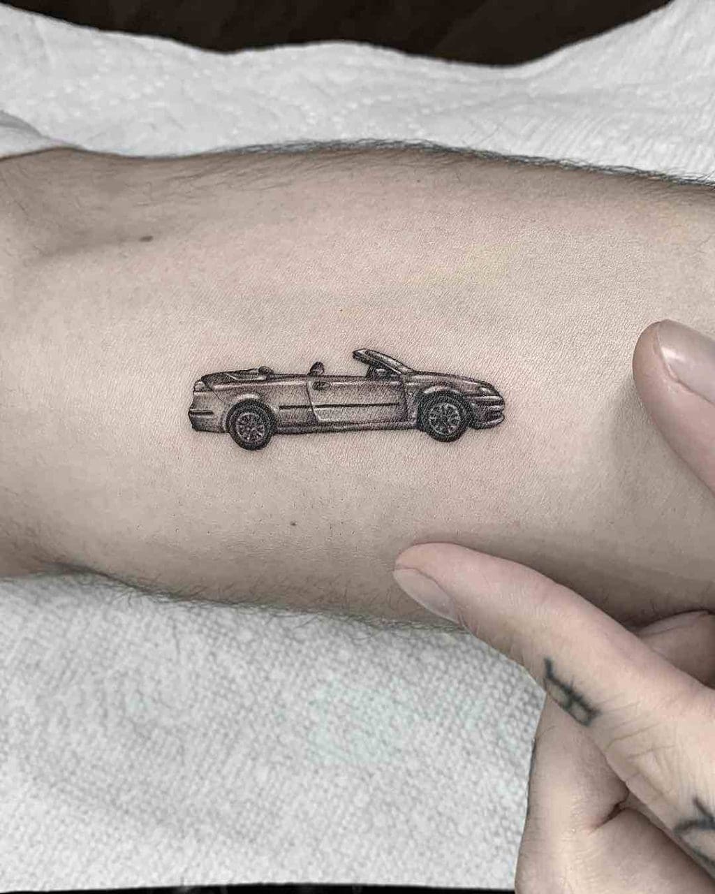 Tatuaggio piccolo macchina uomo
