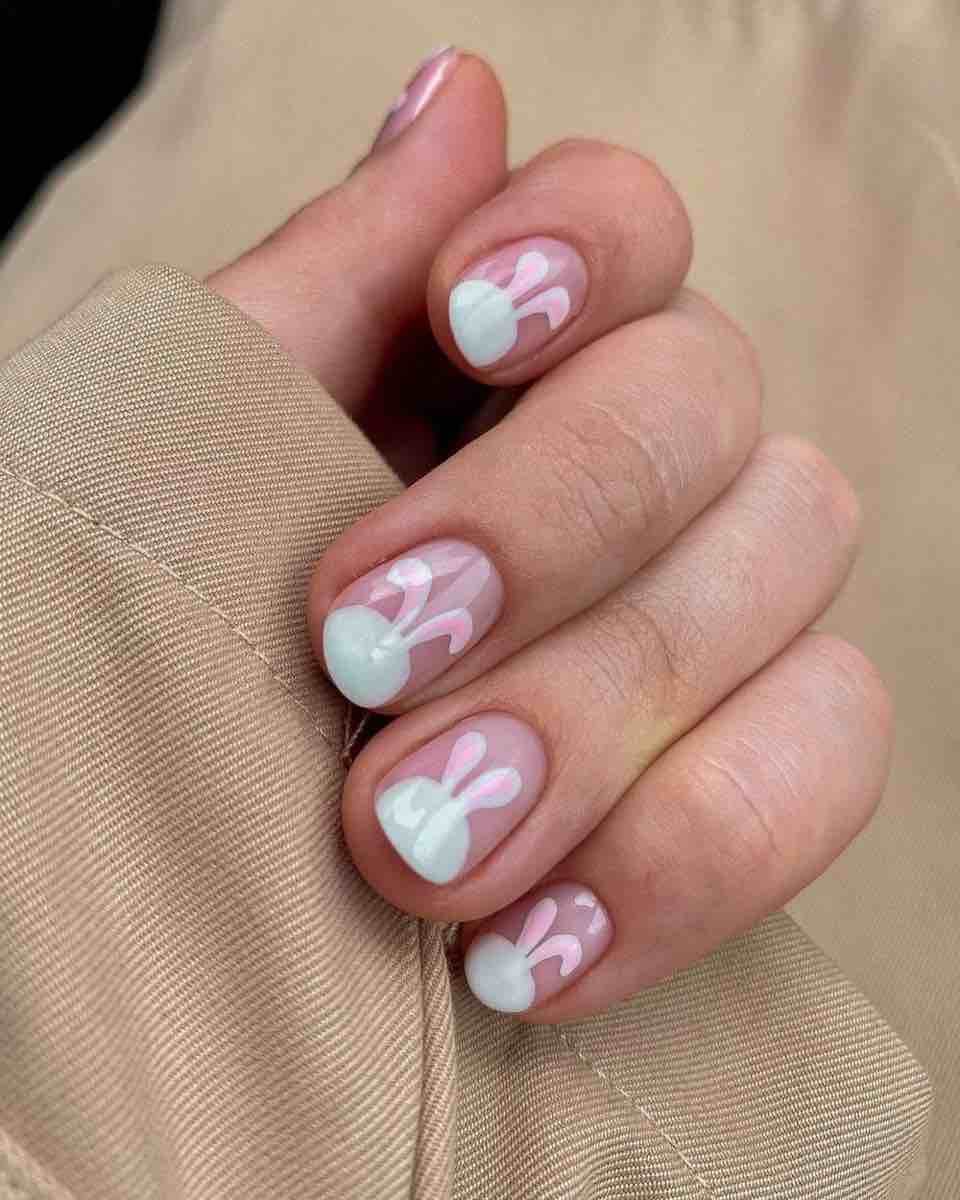 Nail art pasquale per unghie corte