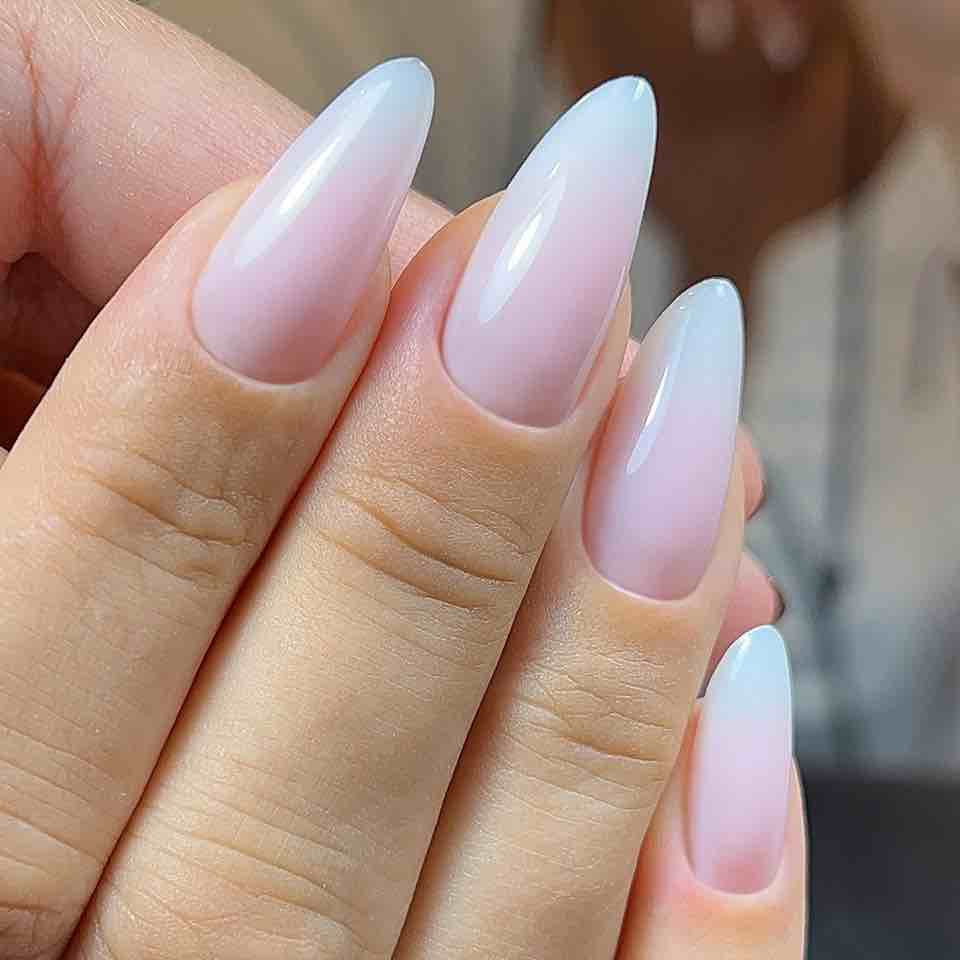 Manicure baby boomer nails