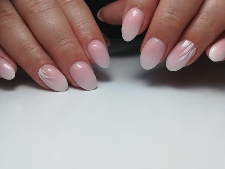 Manicure baby boomer con accent nails