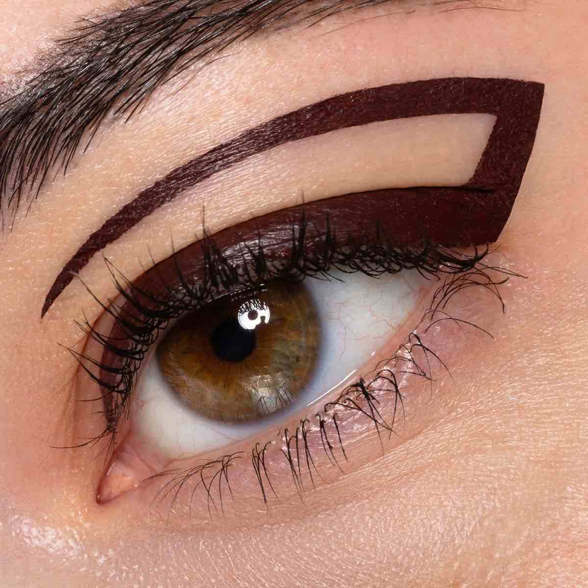 Neve Cosmetics make up occhi con eyeliner marrone